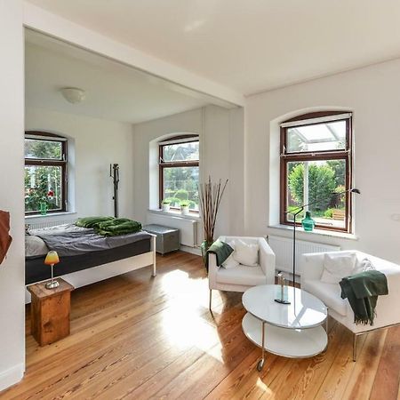 Kanalvilla - Urlaub Am Nord-Ostseekanal - Zwei Ferienwohnungen Im Angebot- Eine Im Dachgeschoss Und Eine Wohnung Mit Garten Sehestedt  Exteriér fotografie