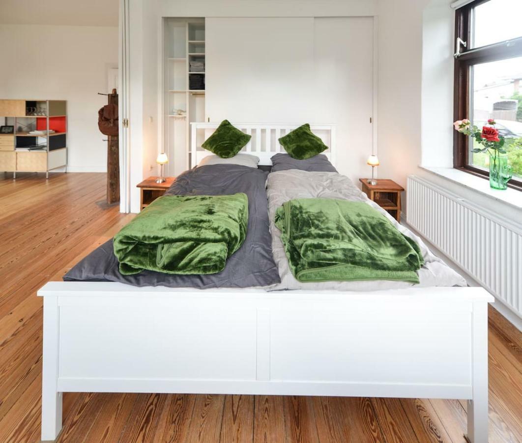 Kanalvilla - Urlaub Am Nord-Ostseekanal - Zwei Ferienwohnungen Im Angebot- Eine Im Dachgeschoss Und Eine Wohnung Mit Garten Sehestedt  Exteriér fotografie