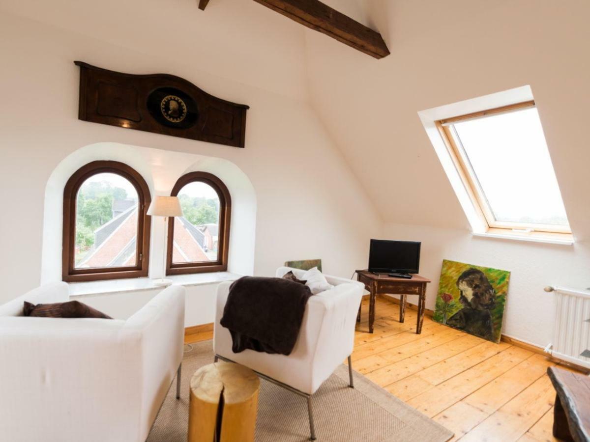 Kanalvilla - Urlaub Am Nord-Ostseekanal - Zwei Ferienwohnungen Im Angebot- Eine Im Dachgeschoss Und Eine Wohnung Mit Garten Sehestedt  Exteriér fotografie