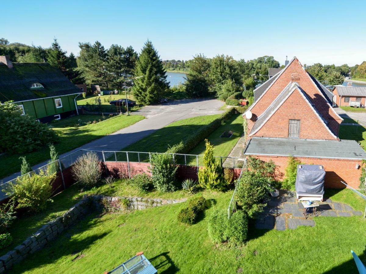 Kanalvilla - Urlaub Am Nord-Ostseekanal - Zwei Ferienwohnungen Im Angebot- Eine Im Dachgeschoss Und Eine Wohnung Mit Garten Sehestedt  Exteriér fotografie